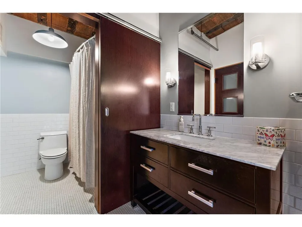 214 4th Street E #213 Saint Paul, MN 55101