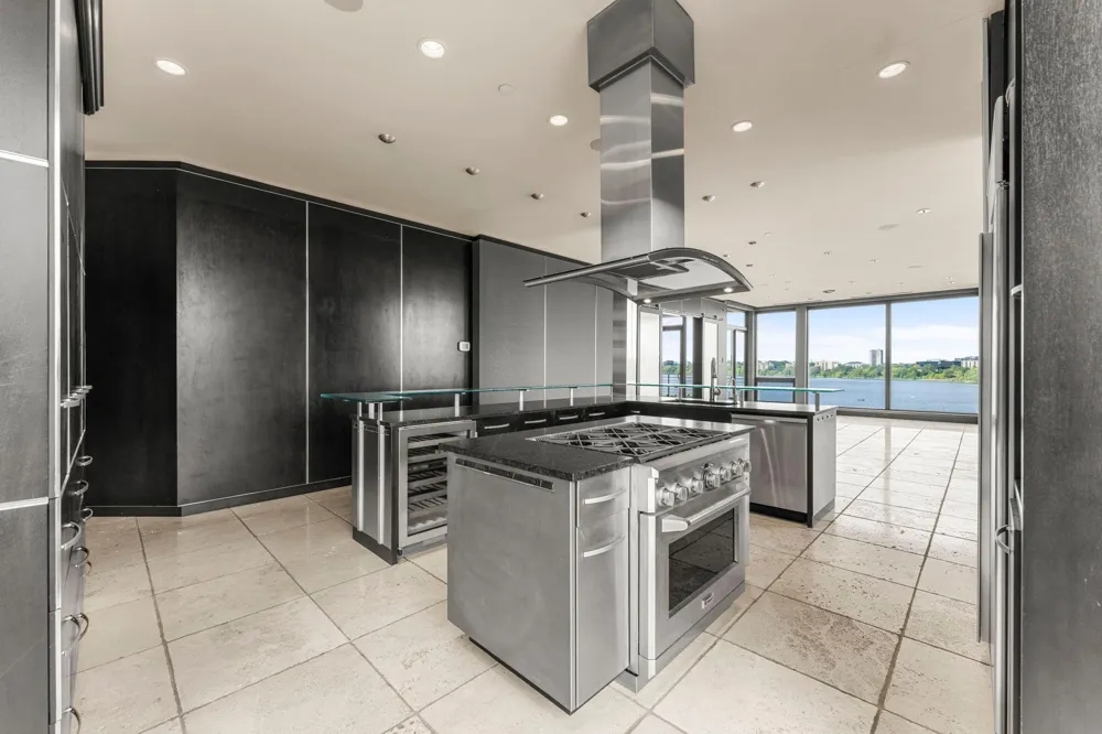 1805 W Lake Street #502 Minneapolis, MN 55408