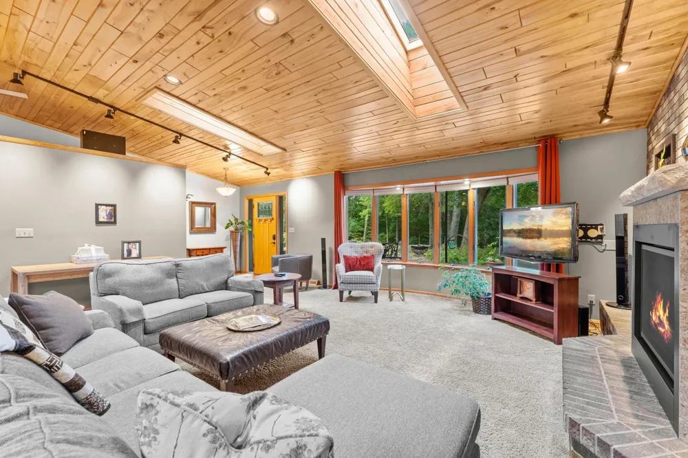 190 Northstar Lane Saint Croix Falls, WI 54024