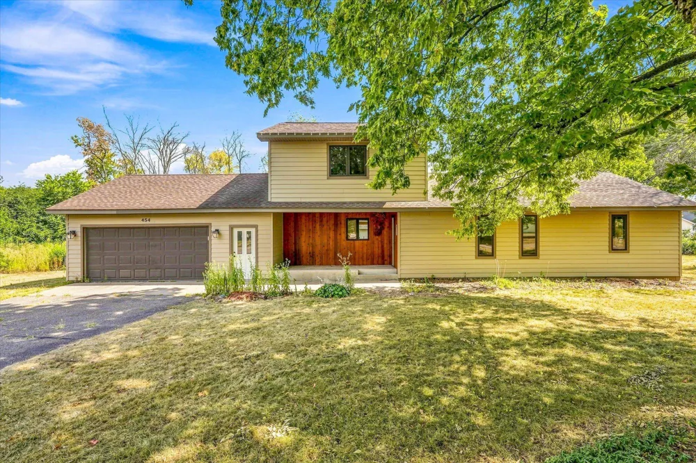 454 Young Street S Prescott, WI 54021