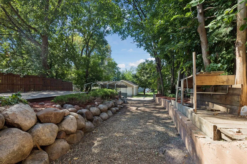 2323 Ilion Avenue Minneapolis, MN 55411