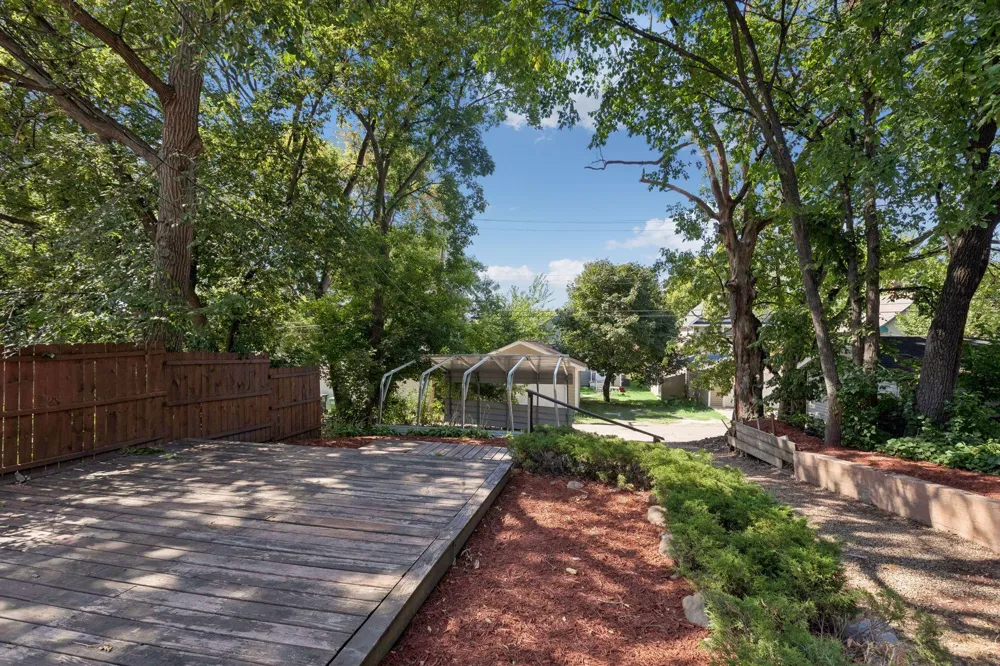 2323 Ilion Avenue Minneapolis, MN 55411
