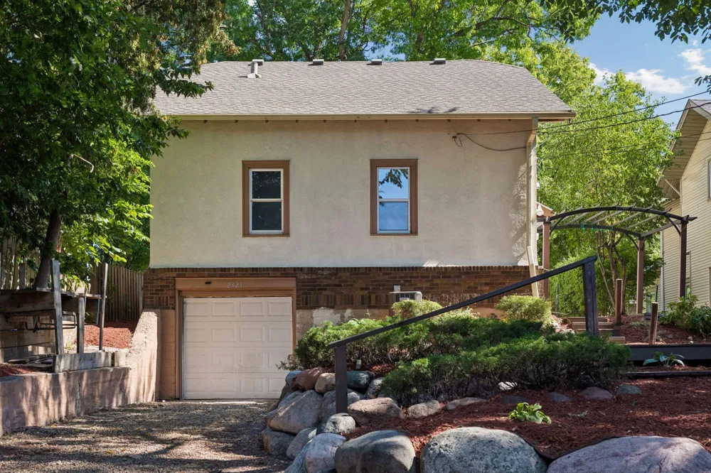 2323 Ilion Avenue Minneapolis, MN 55411