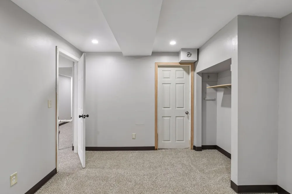 2323 Ilion Avenue Minneapolis, MN 55411