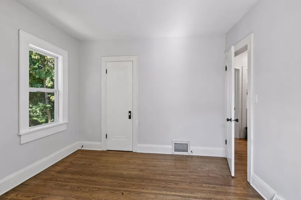2323 Ilion Avenue Minneapolis, MN 55411