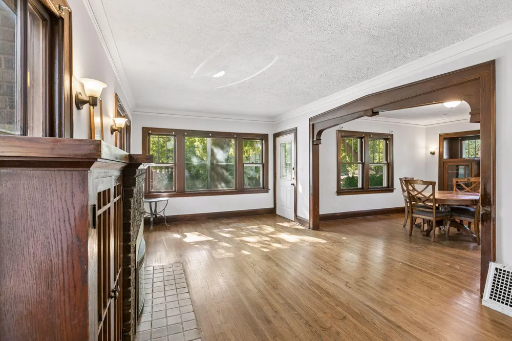 2323 Ilion Avenue Minneapolis, MN 55411
