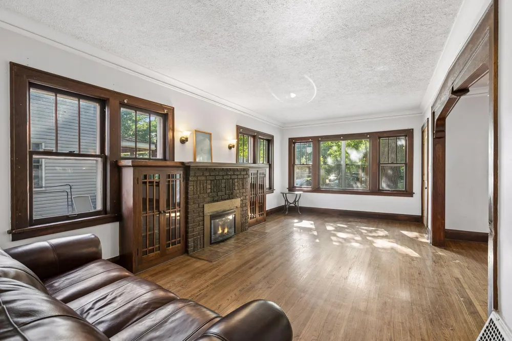 2323 Ilion Avenue Minneapolis, MN 55411