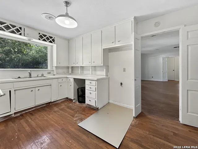 1028 IVY LN Terrell Hills, TX 78209