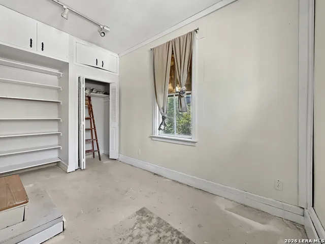 1028 IVY LN Terrell Hills, TX 78209