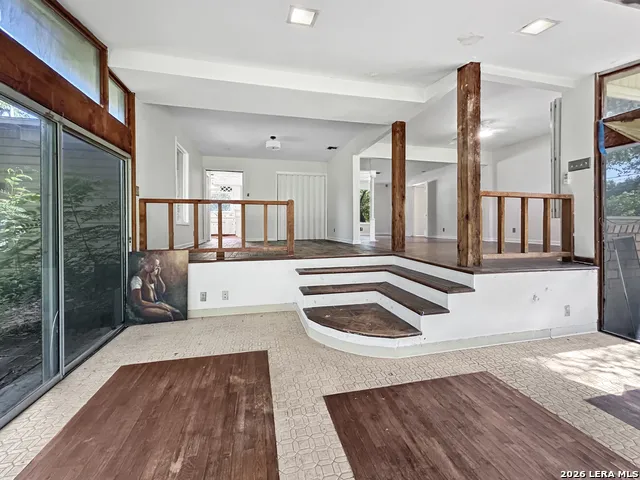 1028 IVY LN Terrell Hills, TX 78209