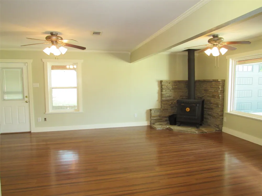 626 Friendly Oaks Drive Bruceville, TX 76630
