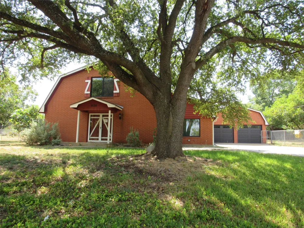 626 Friendly Oaks Drive Bruceville, TX 76630