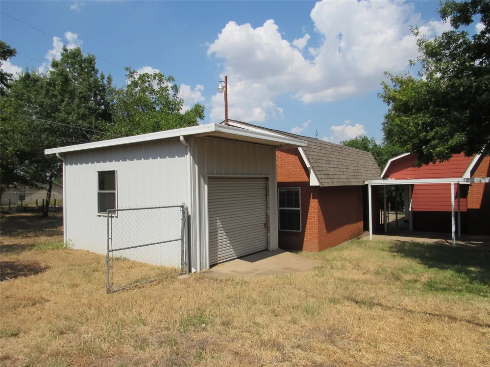 626 Friendly Oaks Drive Bruceville, TX 76630