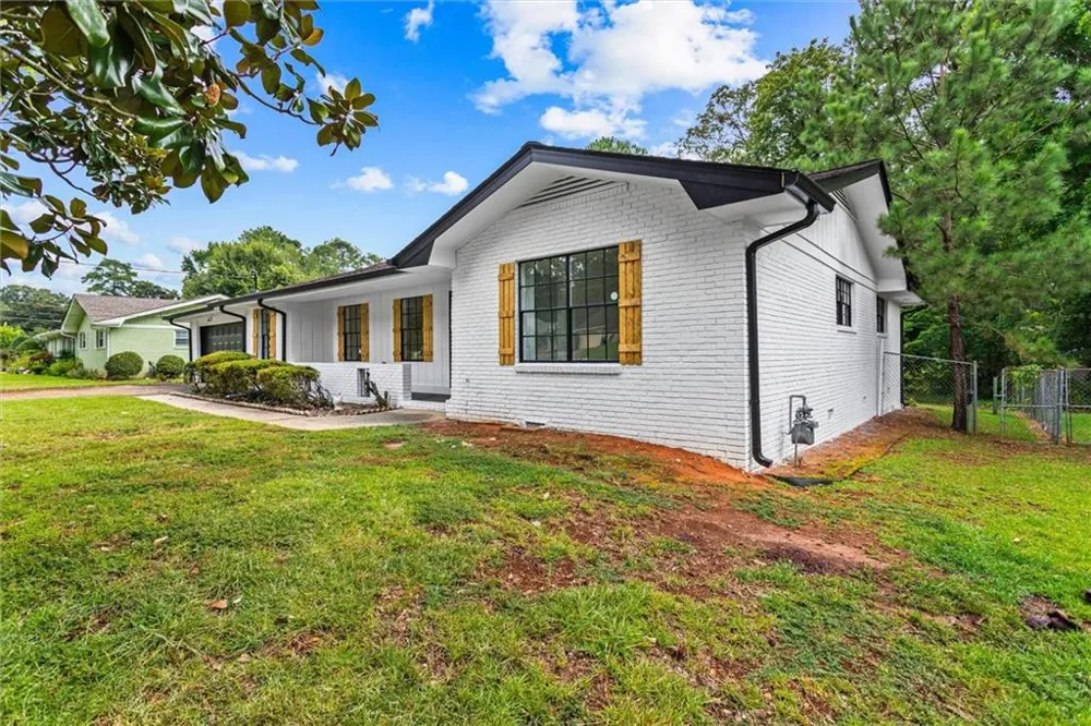 4607 Bexley Dr Stone Mountain, GA 30083