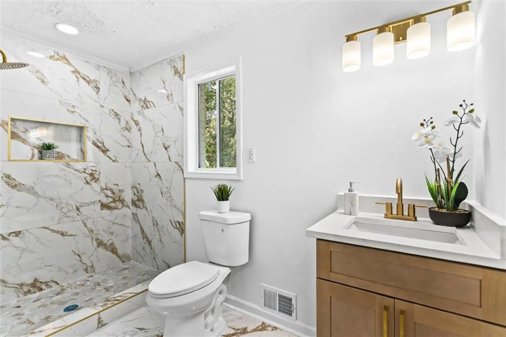 4607 Bexley Dr Stone Mountain, GA 30083