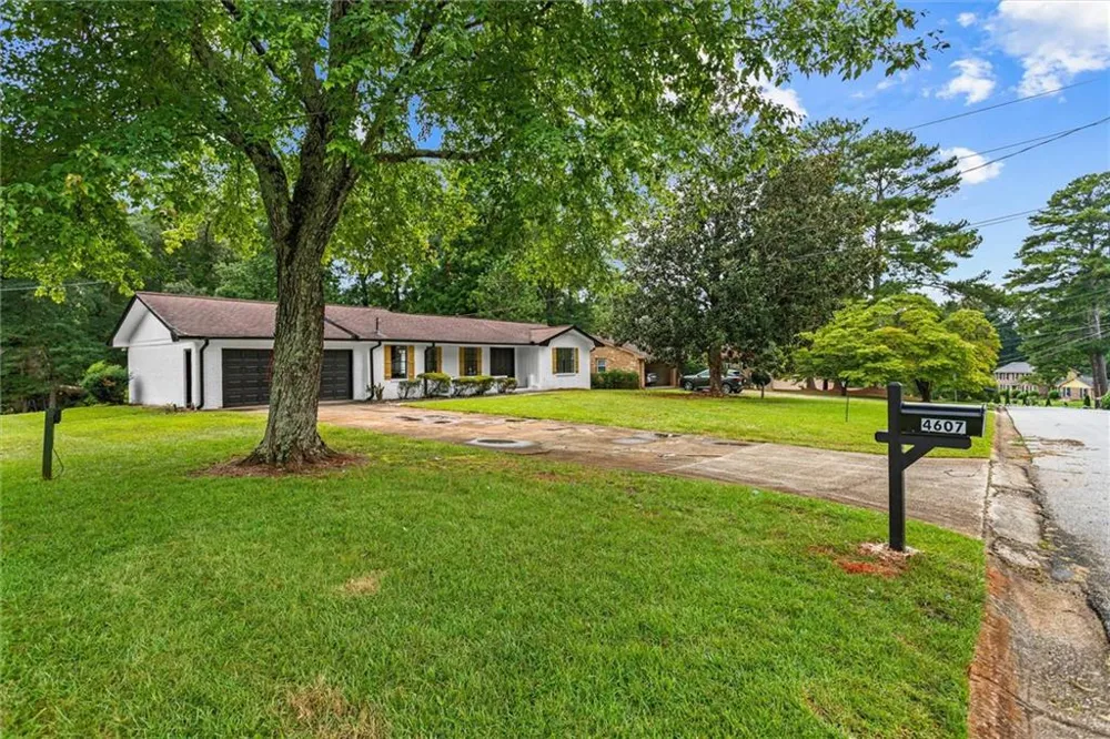4607 Bexley Dr Stone Mountain, GA 30083