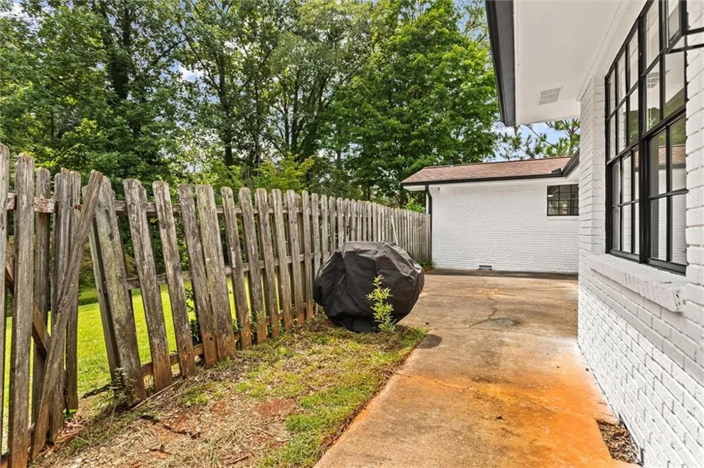 4607 Bexley Dr Stone Mountain, GA 30083
