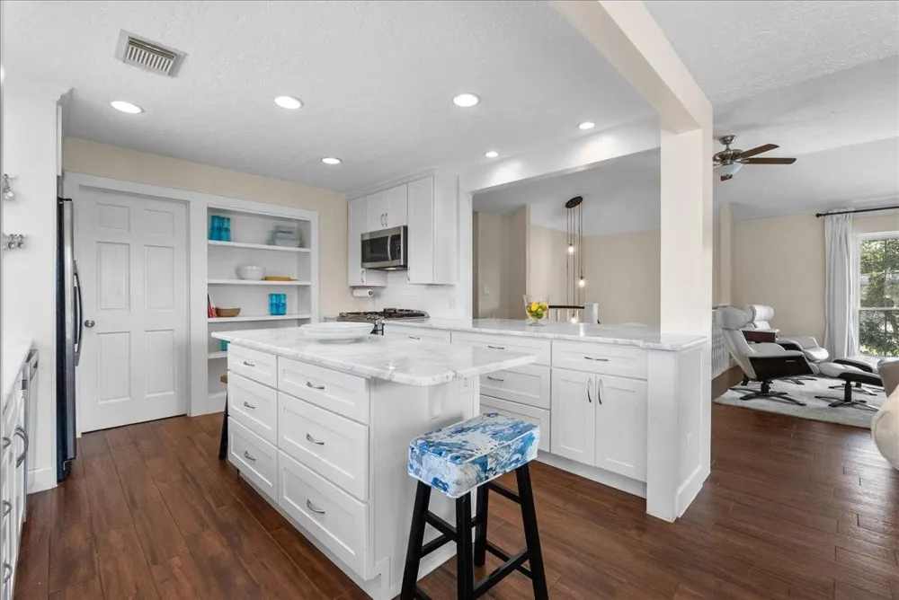 510 Shore Acres Boulevard La Porte, TX 77571