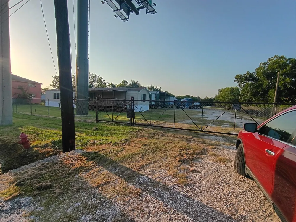 2709 East Fwy Baytown, TX 77521