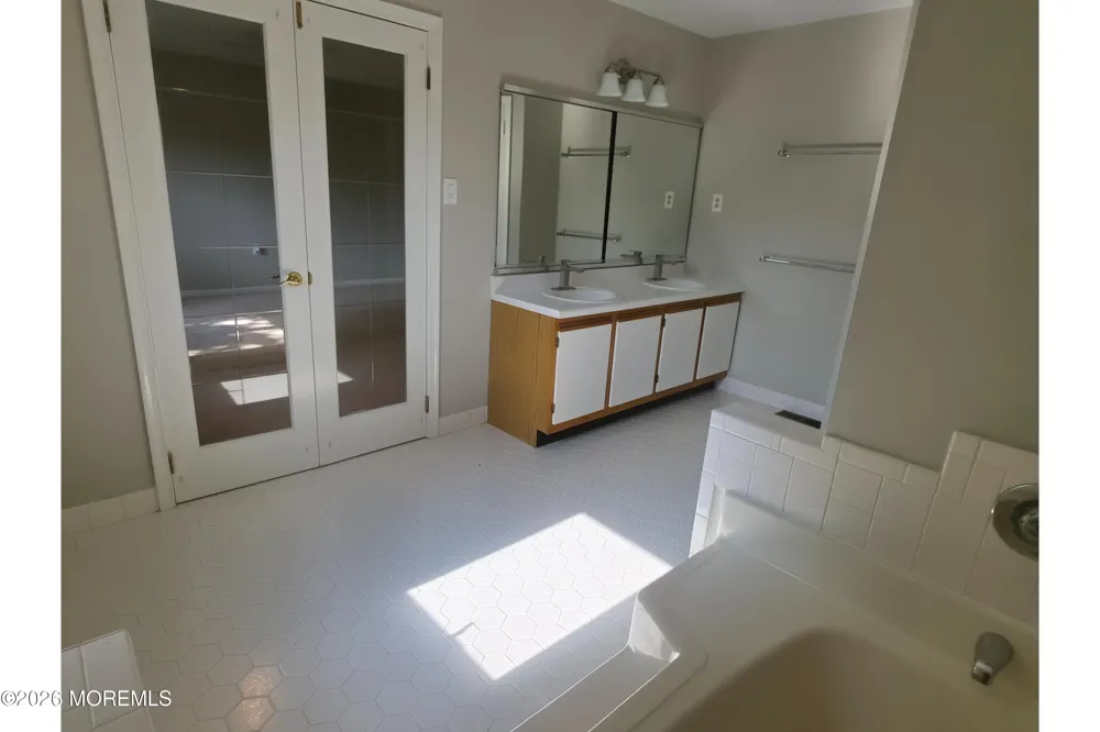 283 Plum Drive Marlboro, NJ 07746