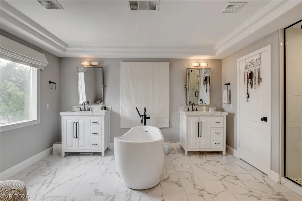 3095 Regal Cove Street Las Vegas, NV 89117