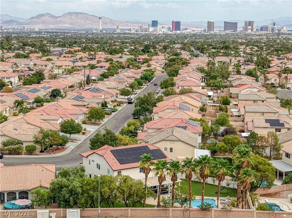 3095 Regal Cove Street Las Vegas, NV 89117