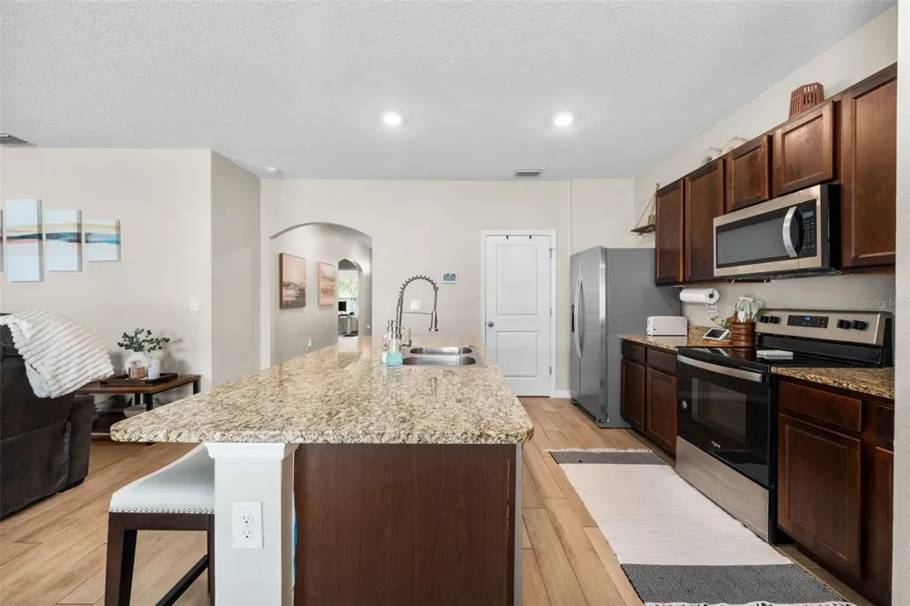 6043 SW 83RD TERRACE Gainesville, FL 32608