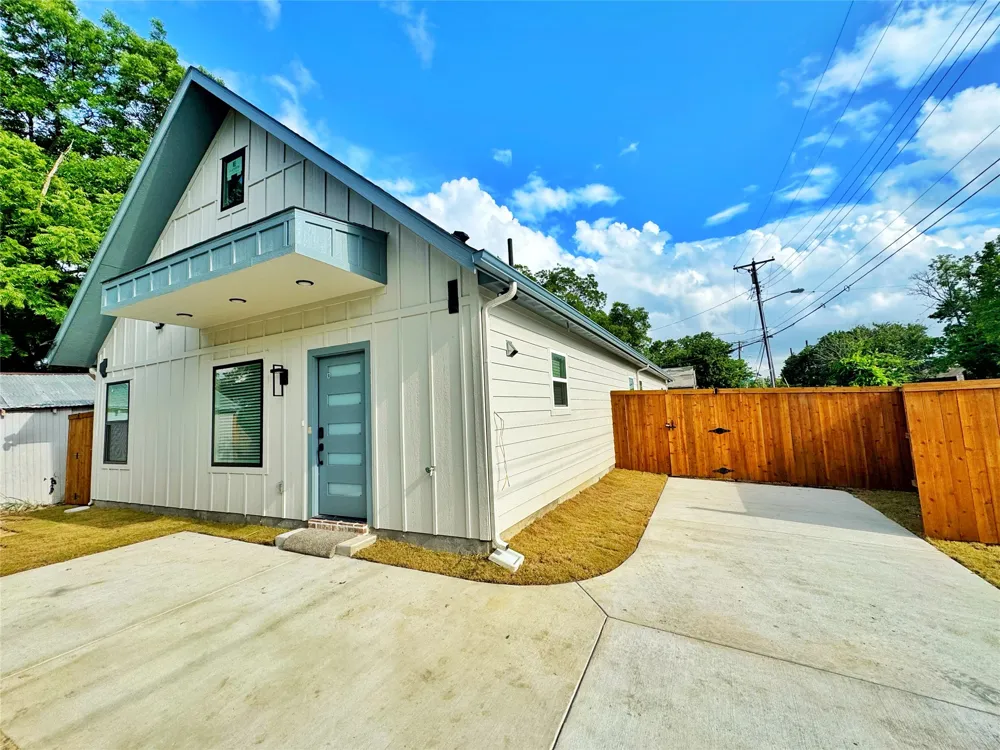 2916 Hemphill Street #B Greenville, TX 75401