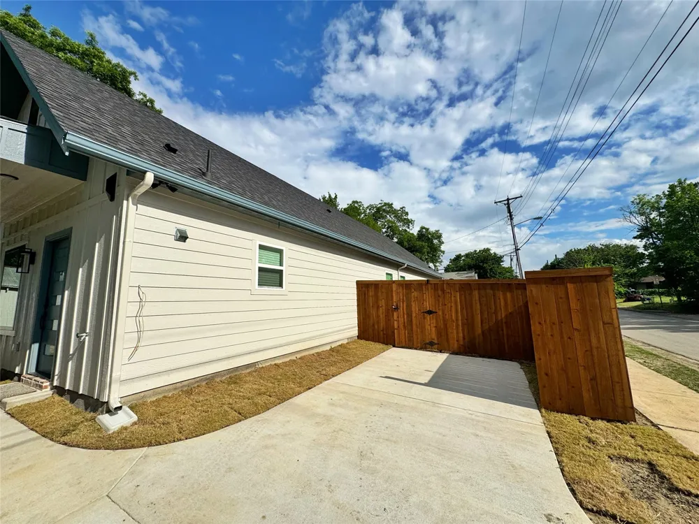 2916 Hemphill Street #B Greenville, TX 75401