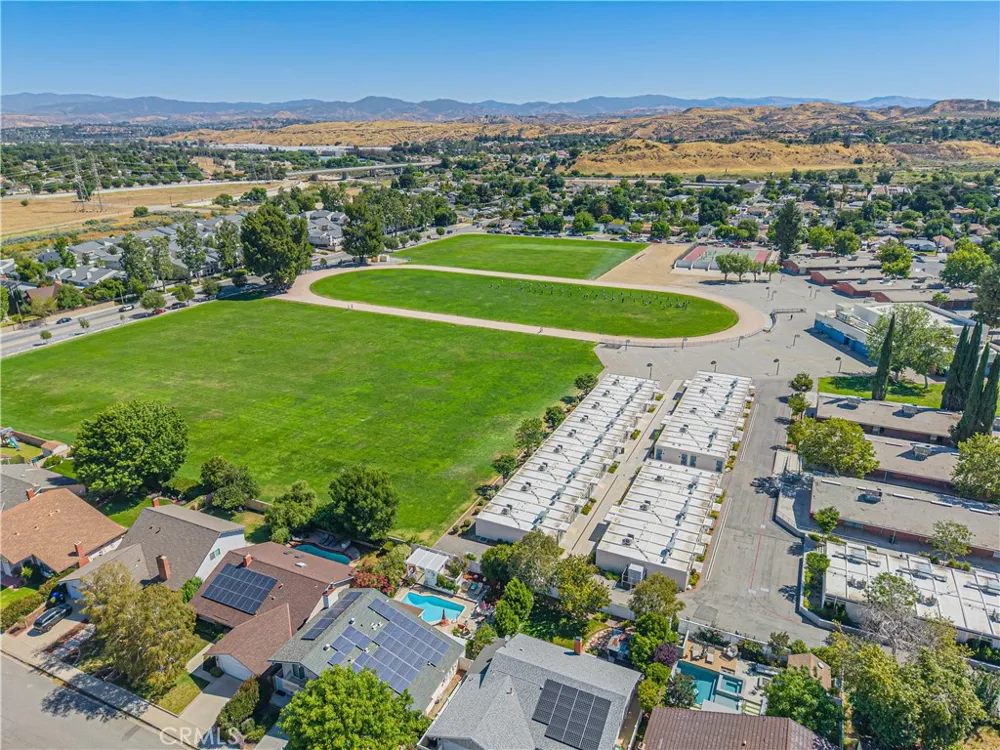 23429 Via Elisandra Valencia, CA 91355