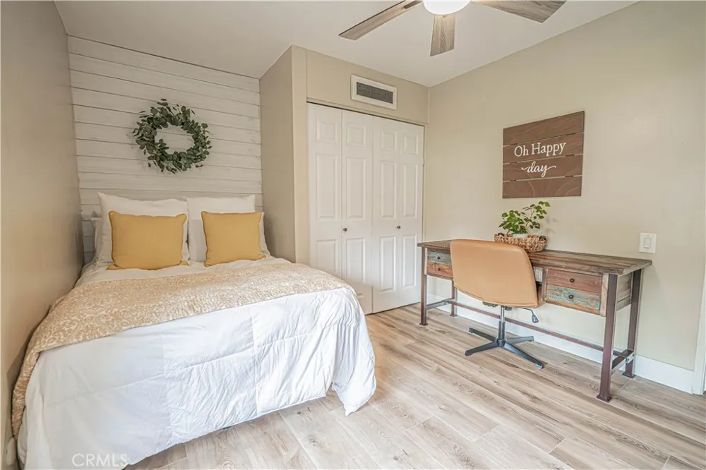 23429 Via Elisandra Valencia, CA 91355