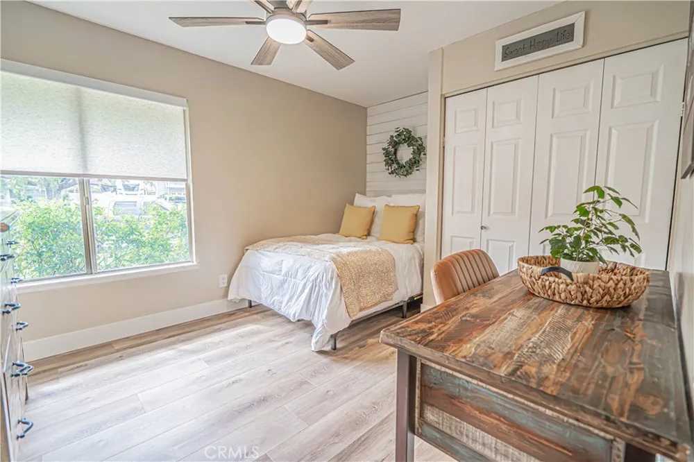23429 Via Elisandra Valencia, CA 91355