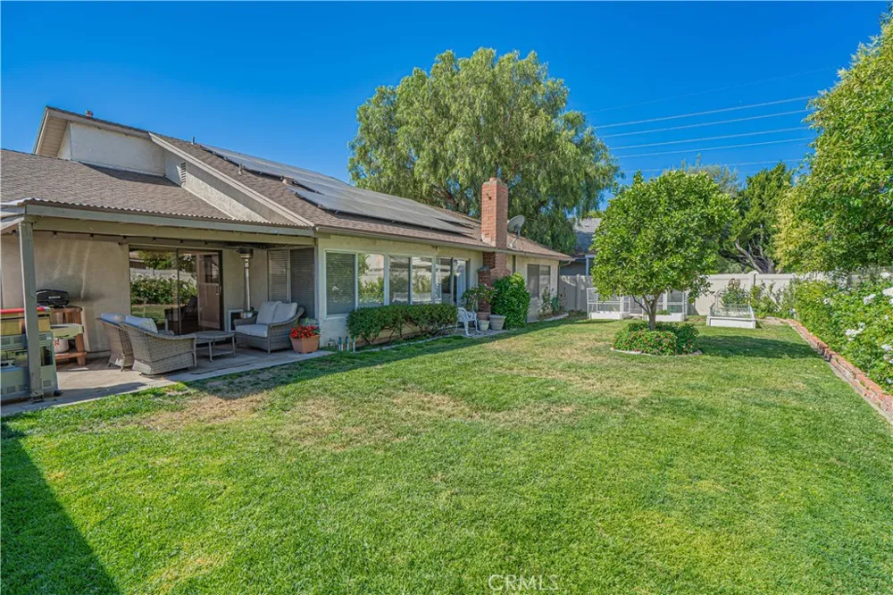 23429 Via Elisandra Valencia, CA 91355
