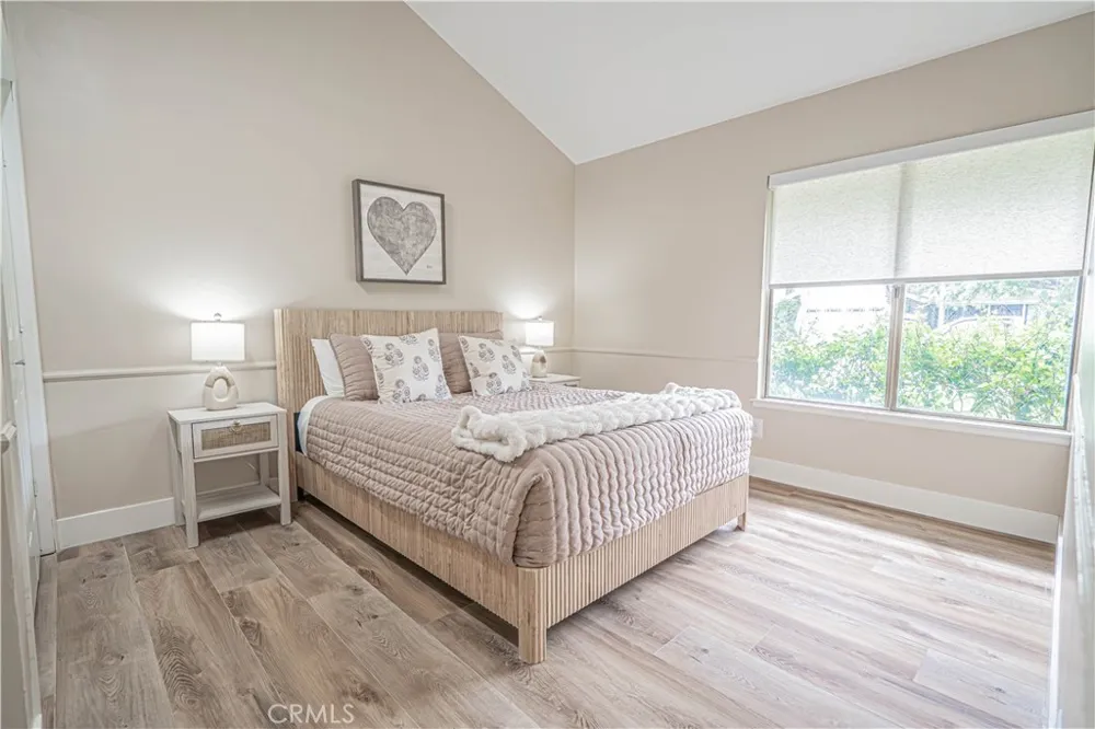 23429 Via Elisandra Valencia, CA 91355