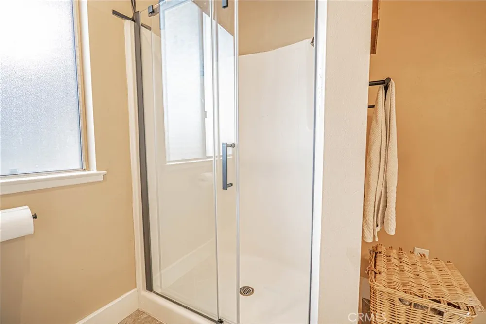 23429 Via Elisandra Valencia, CA 91355
