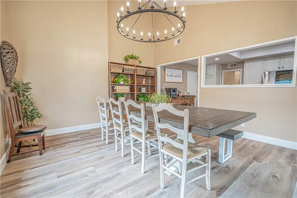 23429 Via Elisandra Valencia, CA 91355