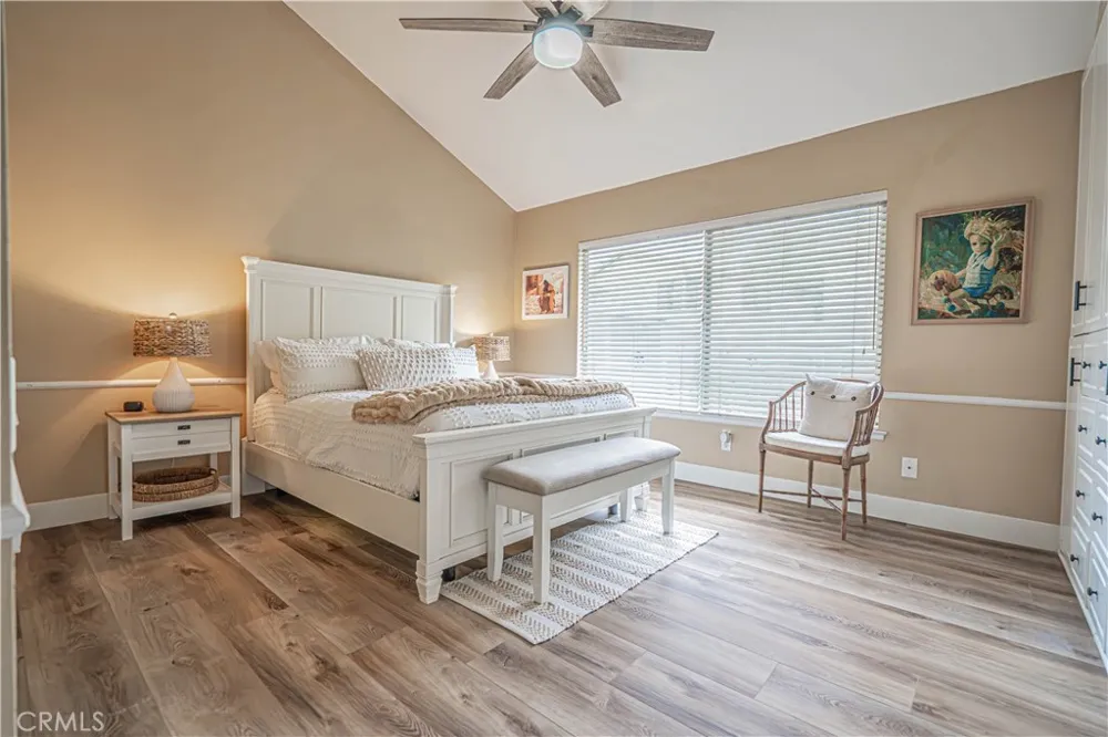 23429 Via Elisandra Valencia, CA 91355