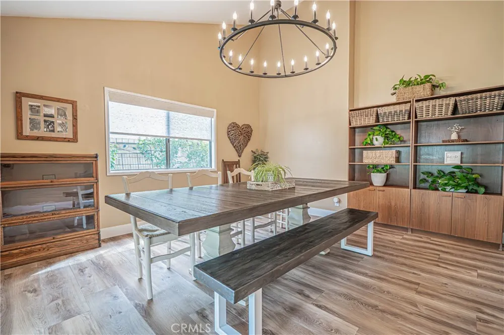 23429 Via Elisandra Valencia, CA 91355