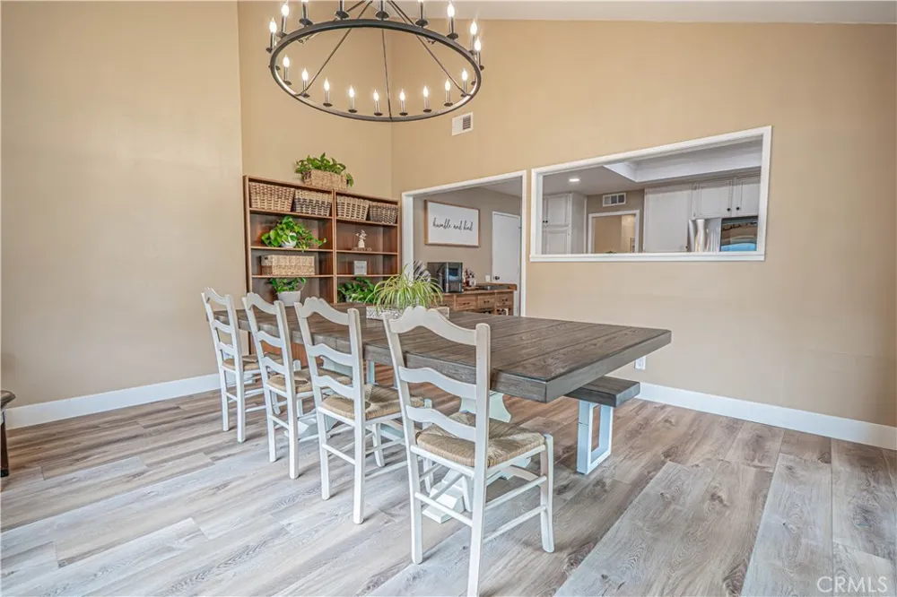 23429 Via Elisandra Valencia, CA 91355