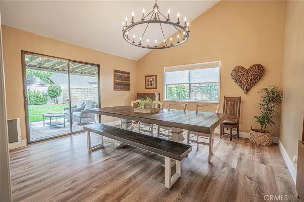 23429 Via Elisandra Valencia, CA 91355