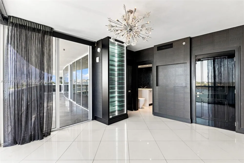 400 Alton Rd #1804 Miami Beach, FL 33139