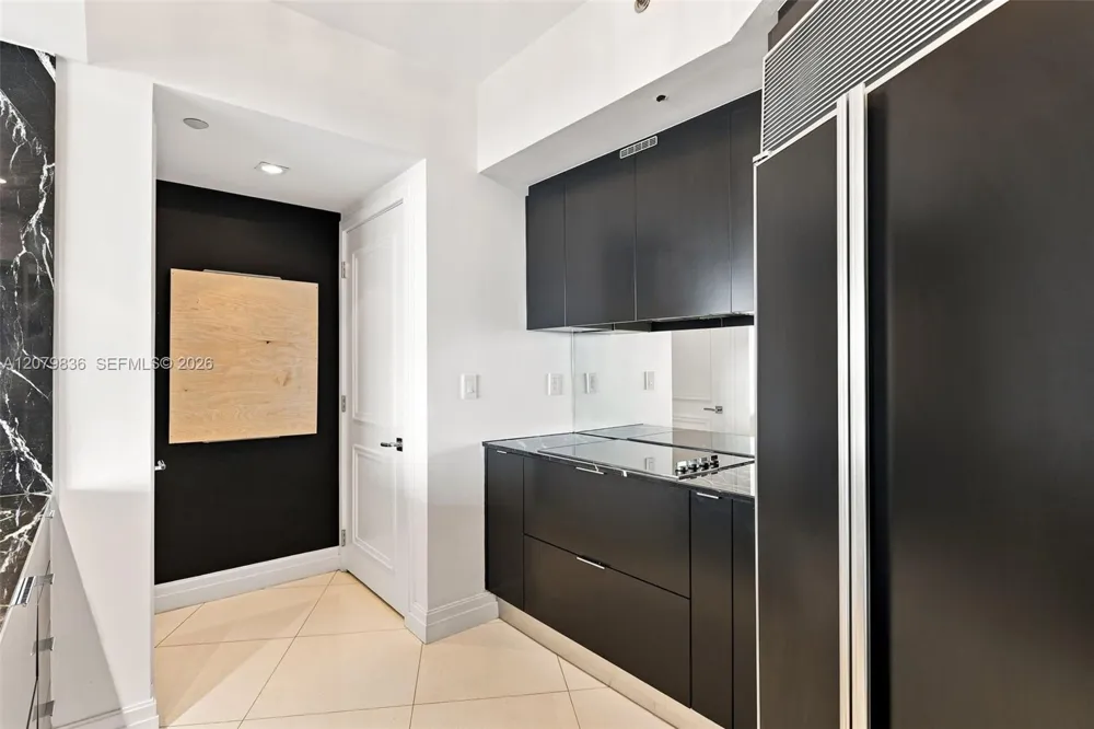400 Alton Rd #1804 Miami Beach, FL 33139