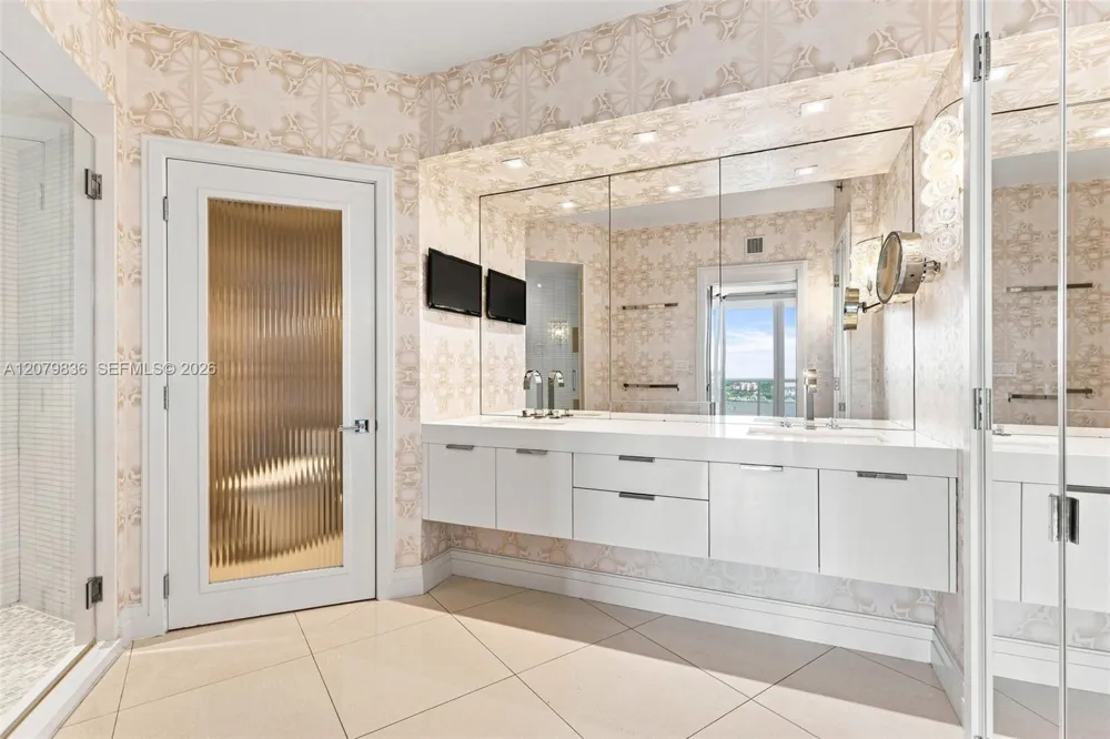 400 Alton Rd #1804 Miami Beach, FL 33139