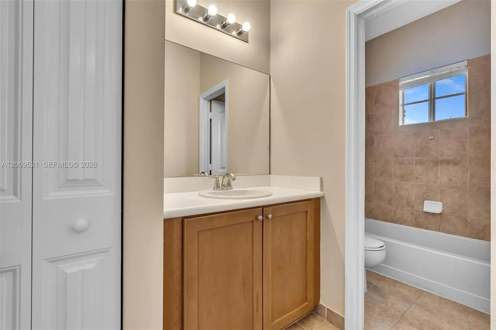 3530 NW 29th Ct Lauderdale Lakes, FL 33311