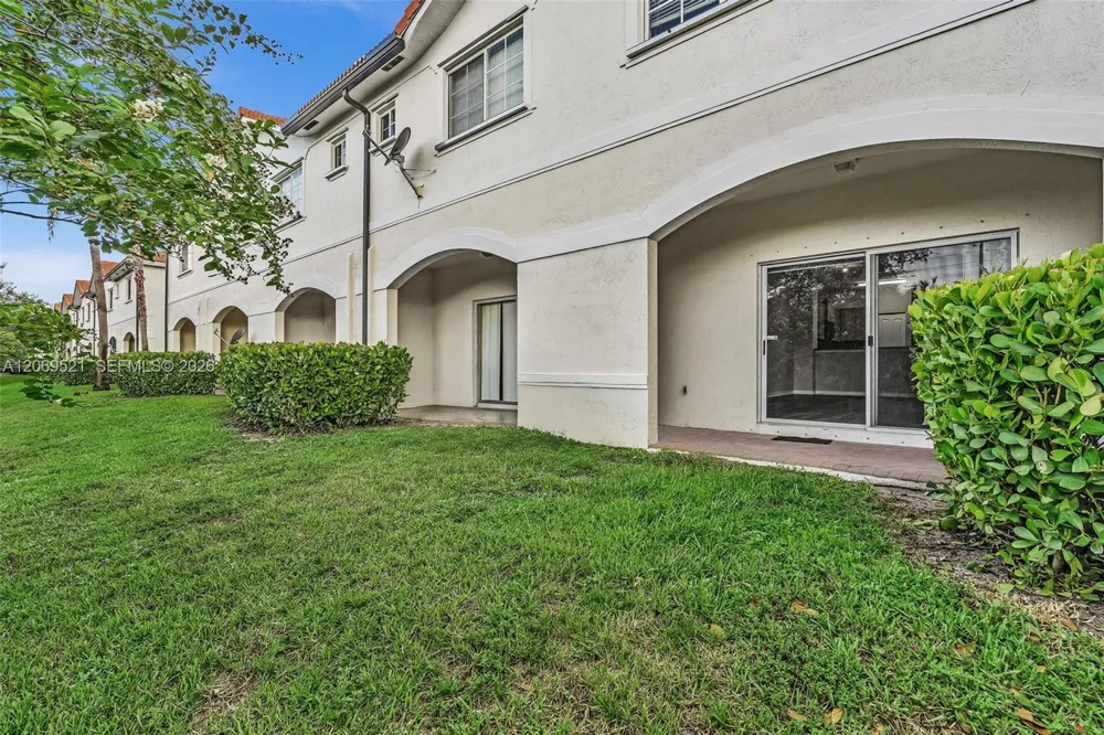 3530 NW 29th Ct Lauderdale Lakes, FL 33311