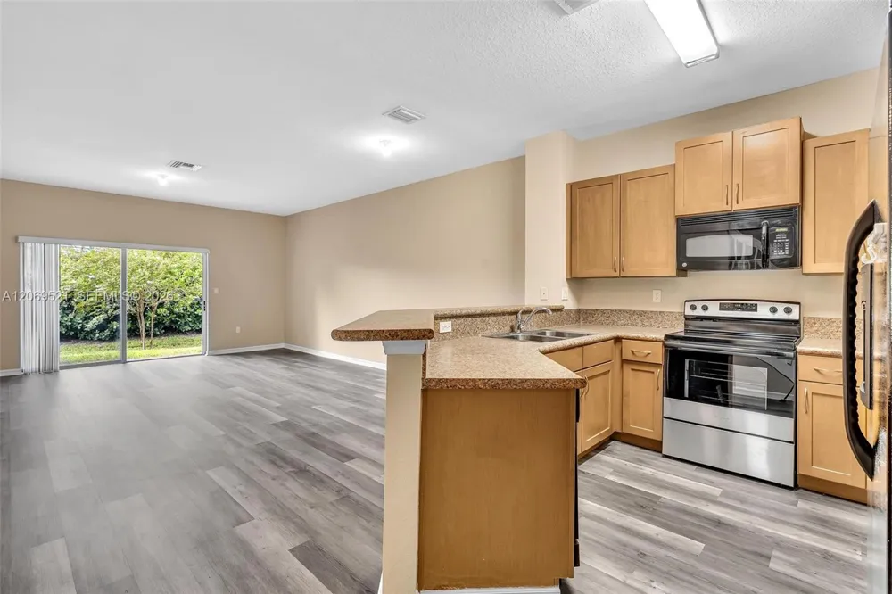 3530 NW 29th Ct Lauderdale Lakes, FL 33311