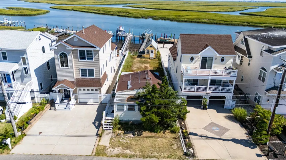 470 Old Avalon Boulevard Avalon Manor, NJ 08202