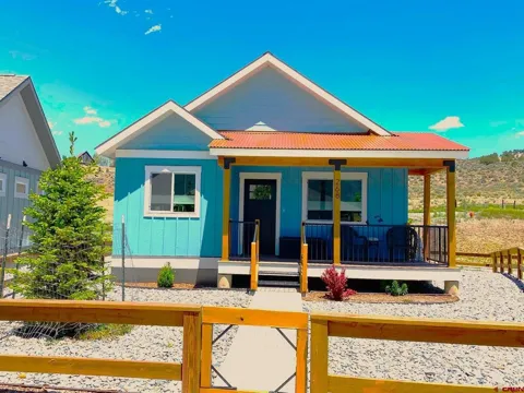 220 Redcliff Drive