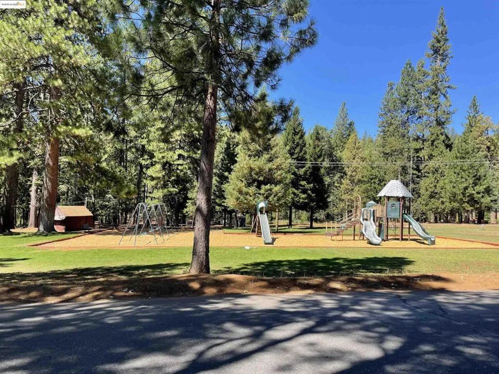 25476 Rebekah Rd Long Barn, CA 95335