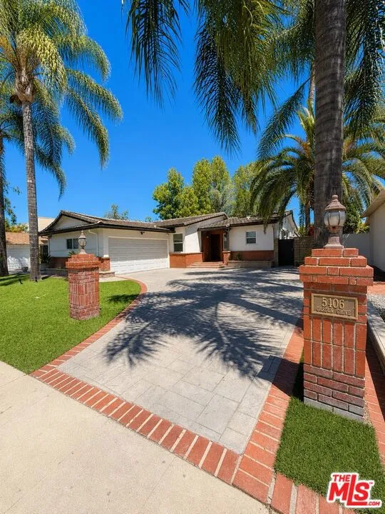 5406 Garden Grove Avenue Tarzana, CA 91356